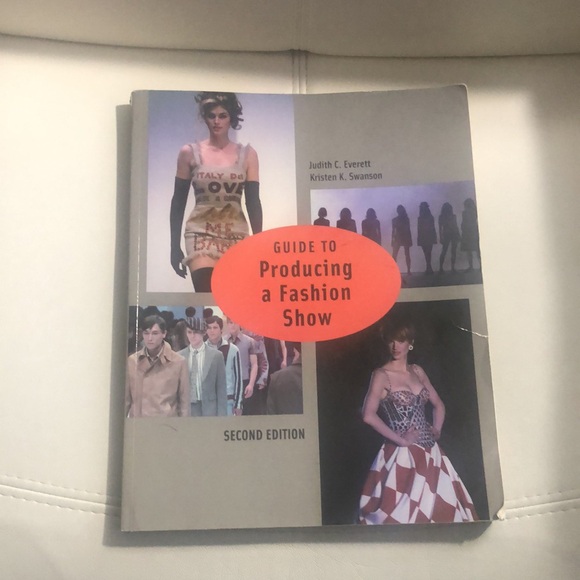 Guide to Producing a Fashion Show 2nd edition - Picture 9 of 11